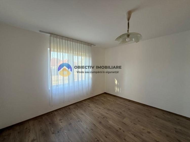 Casă individuală cu 3 camere cu Garaj în Săvinești