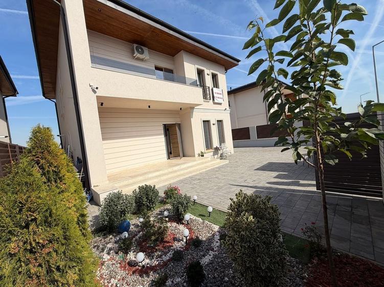 Casă individuală cu 5 camere cu Canalizare în Fundeni