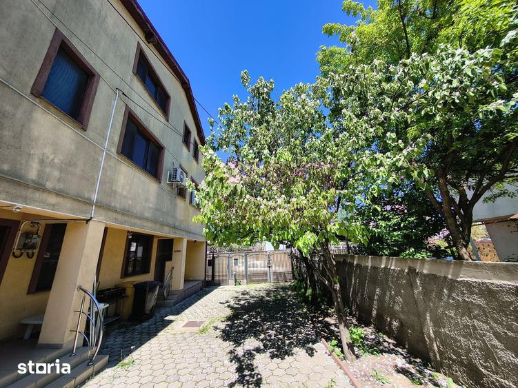 Casă cu 7 camere cu Teren 280 Mp în Rahova