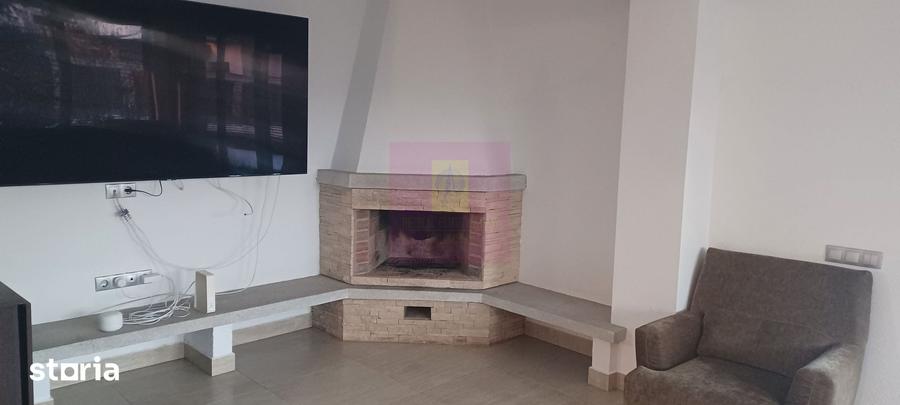 Casă cu 6 camere cu Teren 508 Mp în Săbăreni