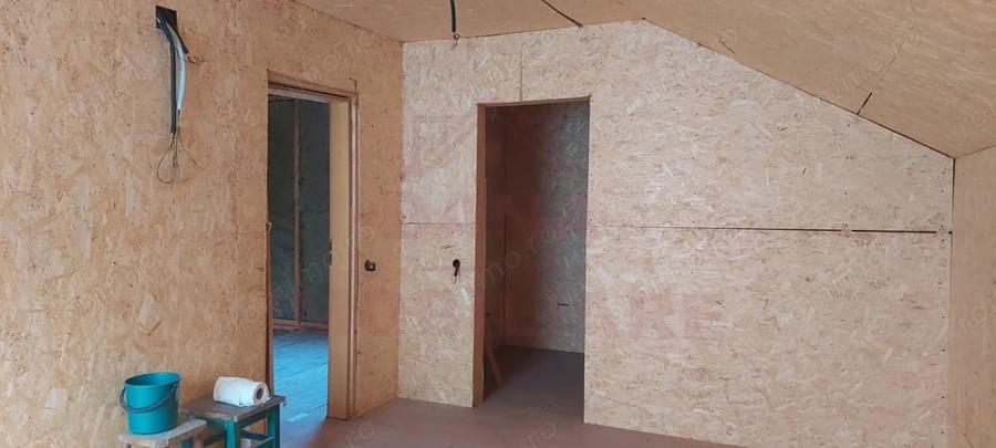 Casă cu 3 camere cu Teren 563 Mp în Rusca