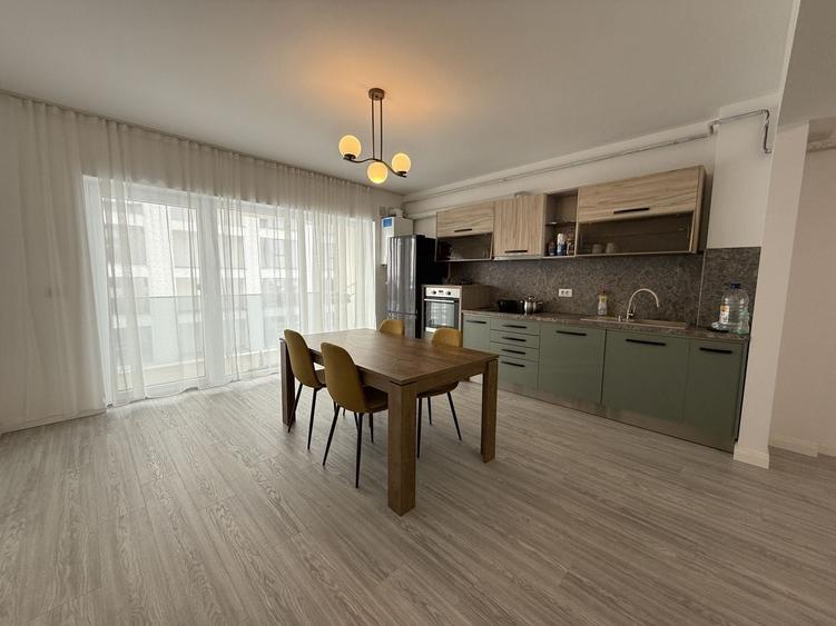 Apartament cu 2 camere semidecomandat, mobilat în Central