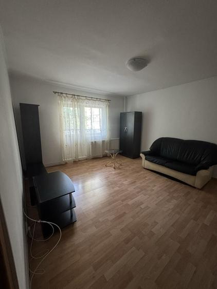 Apartament cu 2 camere decomandat în Vitan