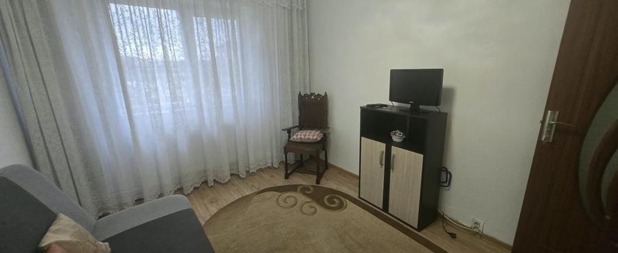 Apartament cu 3 camere decomandat, mobilat în Central