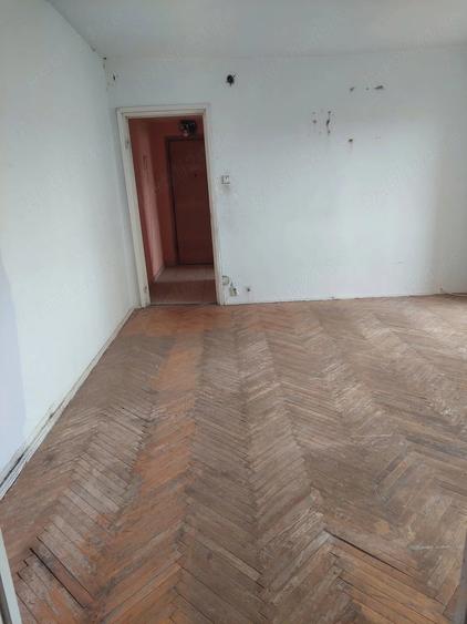 Apartament cu 2 camere semidecomandat în Dâmbovița