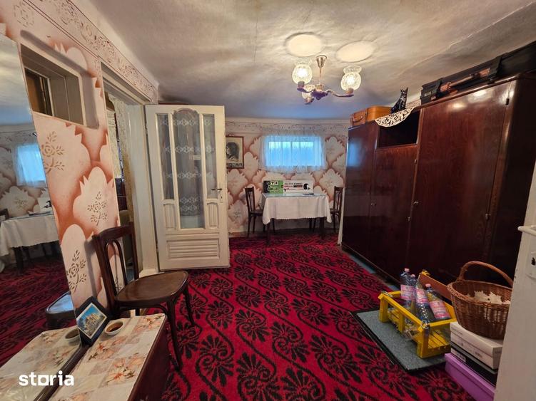 Casă cu 4 camere cu Teren 2000 Mp în Central