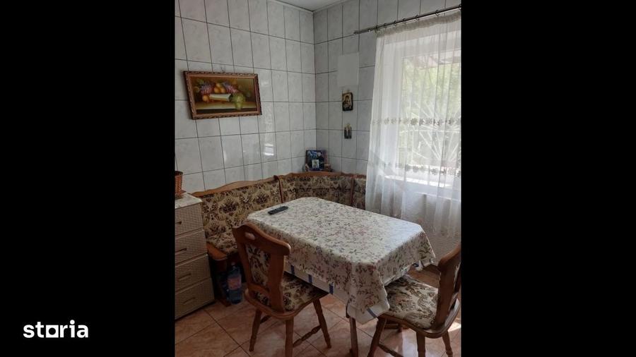 Apartament cu 3 camere în Nerva Traian