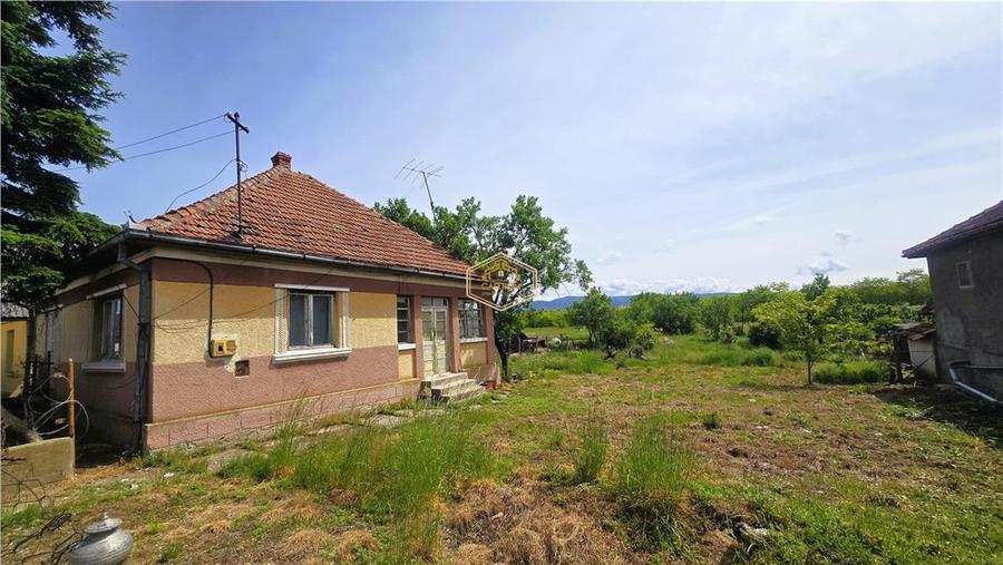 Casă individuală cu 2 camere cu Teren 2211 Mp în Sud-Est
