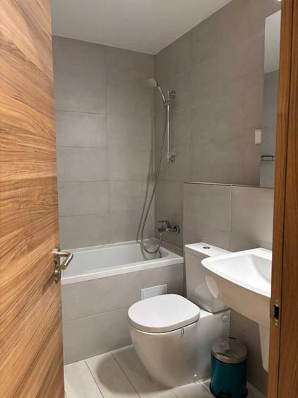 Apartament cu 3 camere semidecomandat în Morarilor
