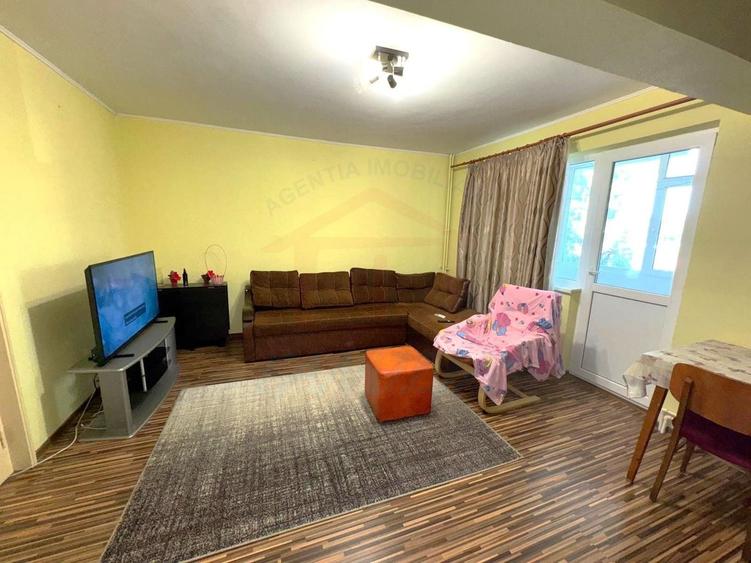 Apartament cu 3 camere circular, mobilat în Micro 38