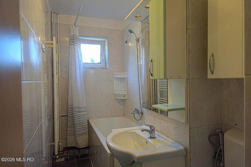Apartament cu 4 camere semidecomandat în Mehala