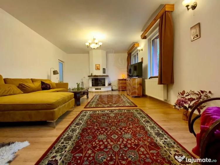 Casă cu 5 camere cu Teren 2000 Mp în Central