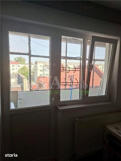 Apartament cu 3 camere semidecomandat în Bistrița Lac