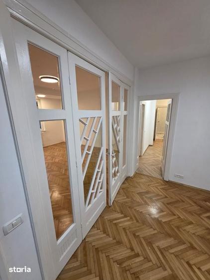 Apartament cu 3 camere decomandat în Berceni