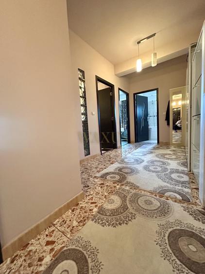 Apartament cu 3 camere decomandat, mobilat în Florești