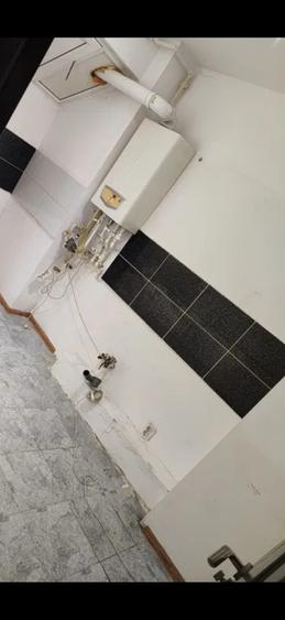 Apartament cu 3 camere semidecomandat în Giulești