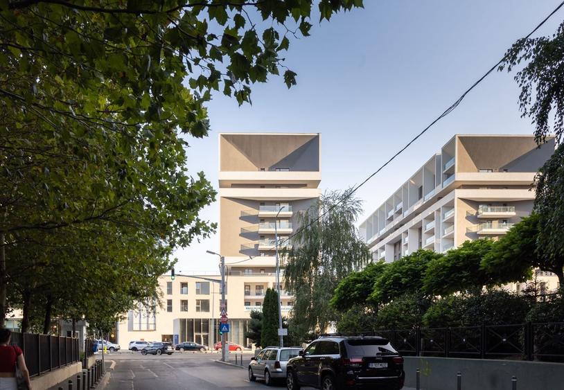 Apartament cu 3 camere decomandat în Floreasca