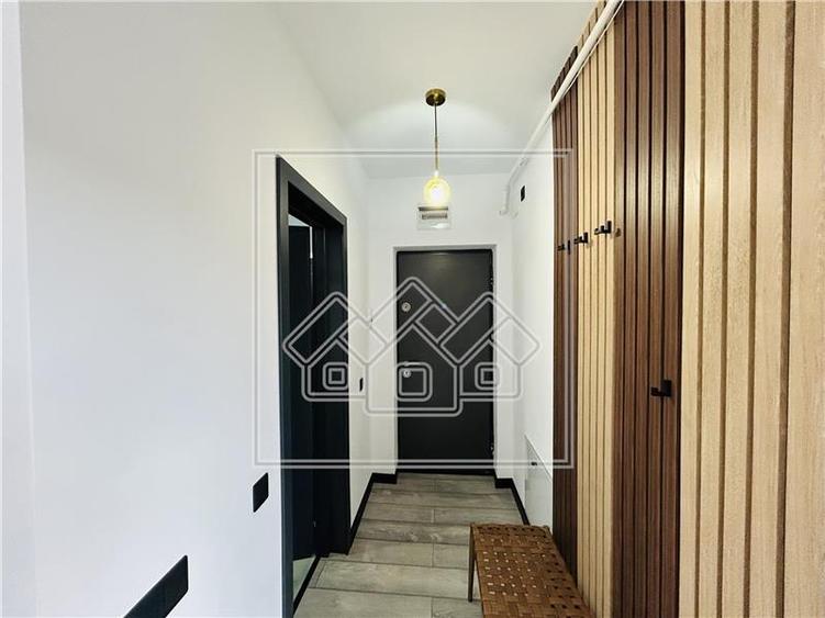 Apartament cu 3 camere nedecomandat, mobilat în Exterior Sud