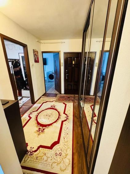 Apartament cu 3 camere decomandat, mobilat în Anda