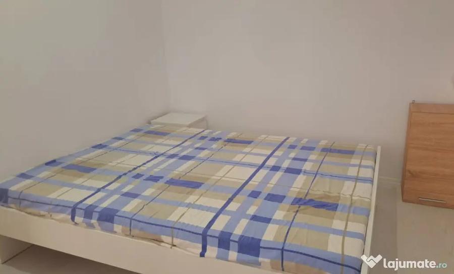 Apartament cu 2 camere semidecomandat în Hotvon