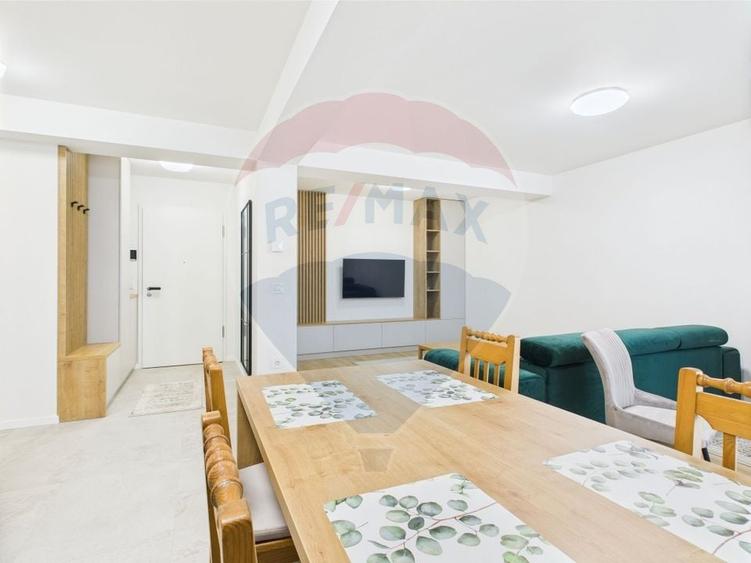 Apartament cu 2 camere decomandat în Tractorul
