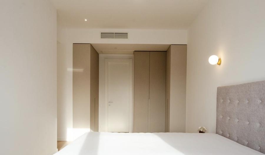 Apartament cu 4 camere decomandat, mobilat în Barbu Văcărescu