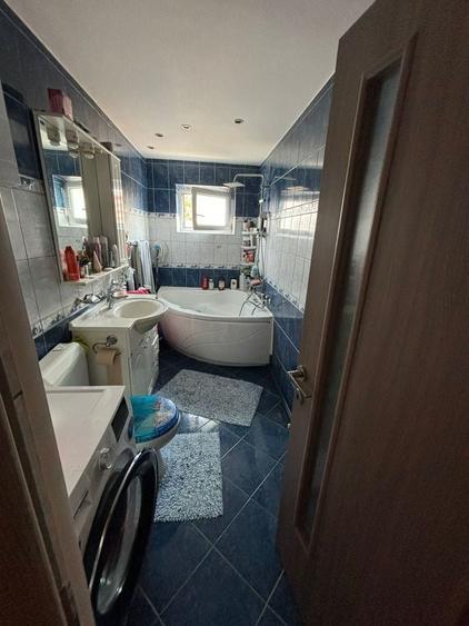 Apartament cu 3 camere decomandat, mobilat în Astra