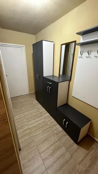 Garsonieră decomandată în 6 Vânători