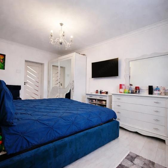 Apartament cu 3 camere semidecomandat în Central