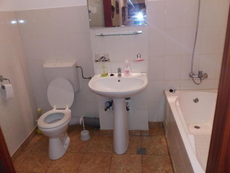 Apartament cu 2 camere decomandat în Drumul Taberei