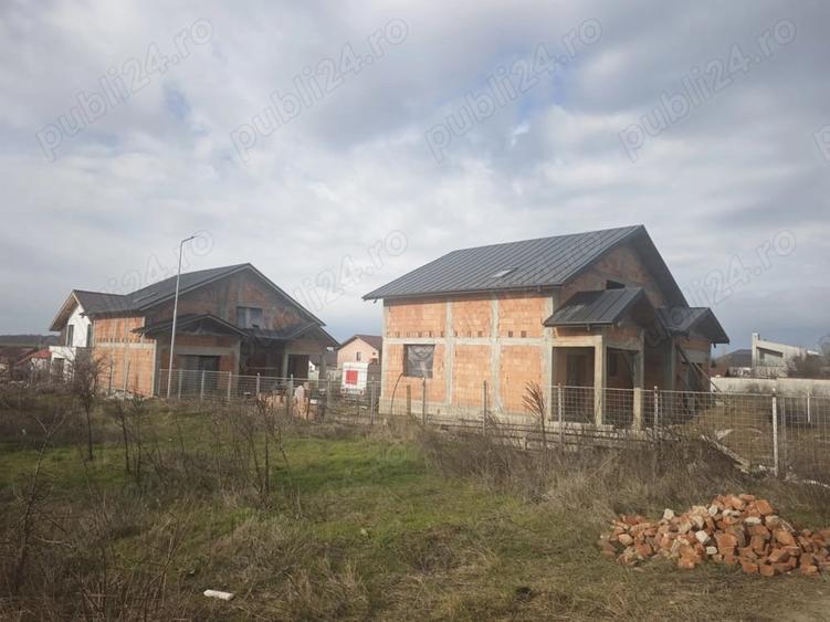 Casă cu 5 camere cu Teren 400 Mp în Central