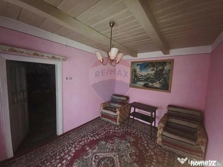 Casă cu 4 camere cu Teren 1677 Mp în Slobozia (Roznov)