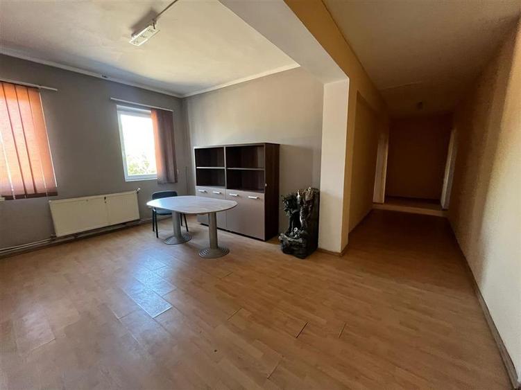 Birou, de 220 mp, în Iosia