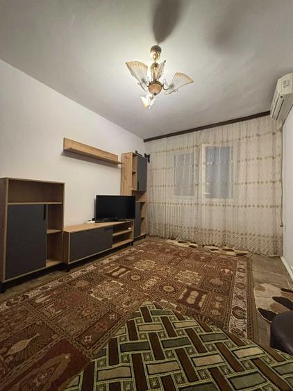 Apartament cu 3 camere semidecomandat în Popoveni