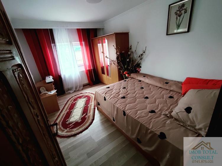 Casă individuală cu 6 camere cu Teren 1026 Mp în Exterior Nord