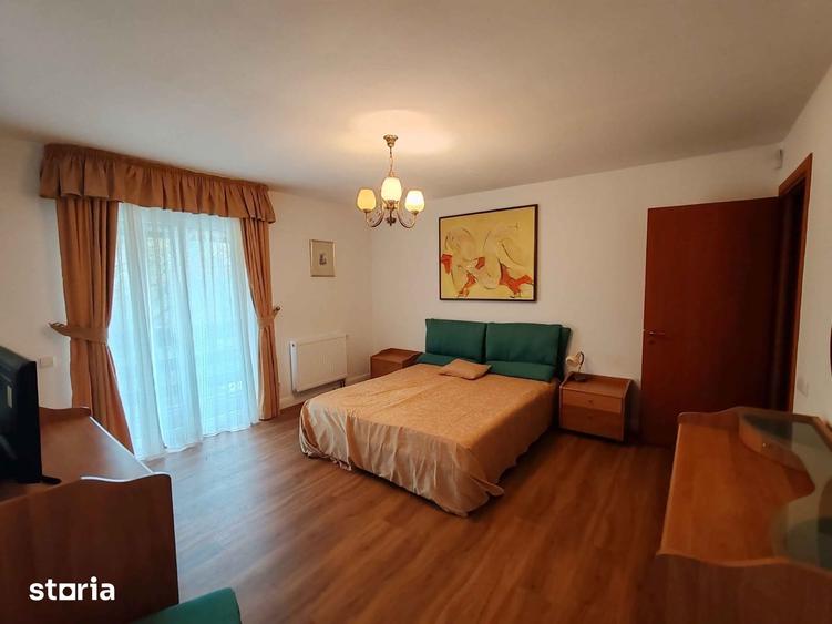 Casă cu 5 camere cu Teren 300 Mp în Corbeanca