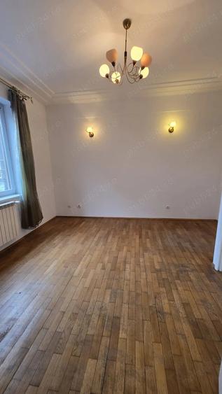 Casă cu 3 camere cu Teren 60 Mp în Victoriei