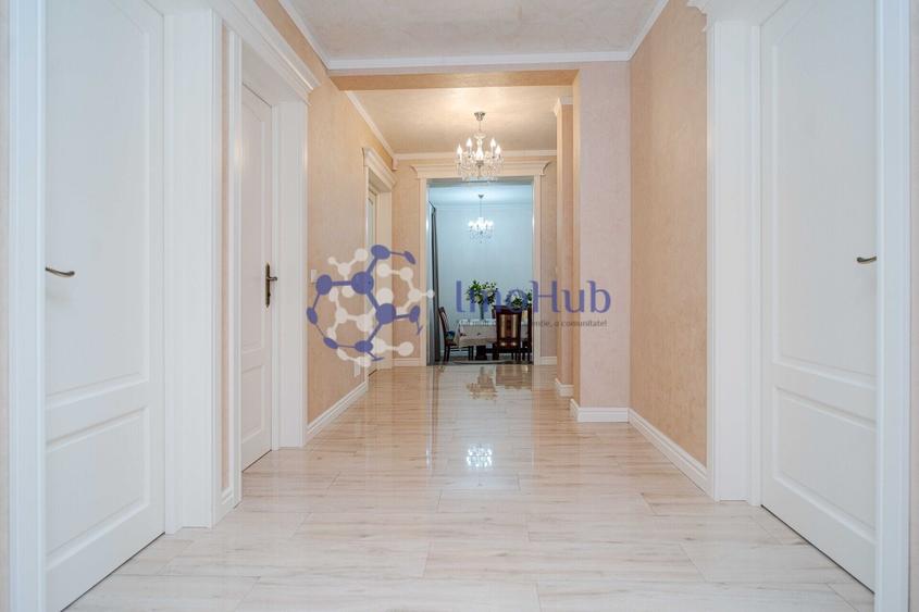 Casă individuală cu 7 camere cu Canalizare în Nicolina