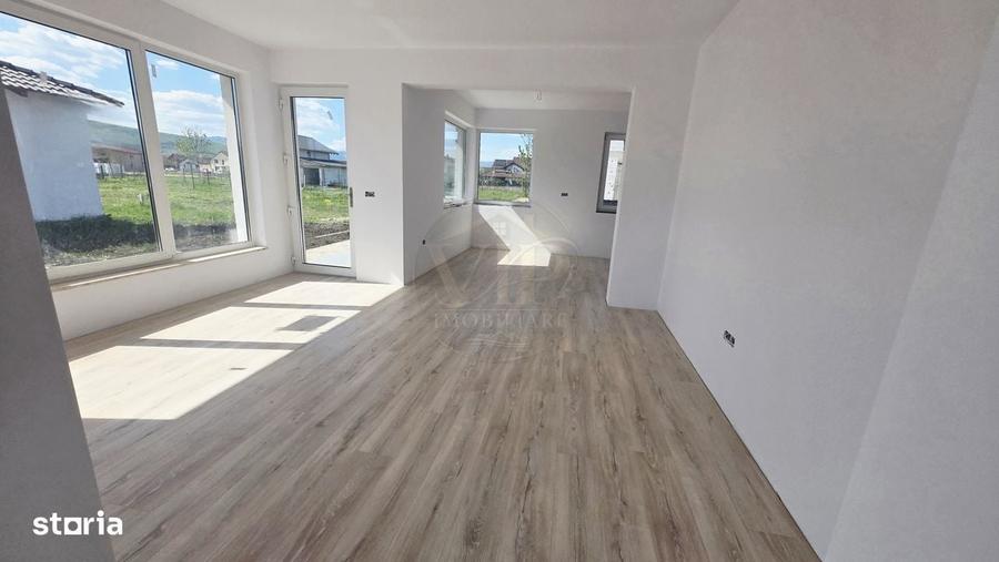 Casă cu 4 camere cu Teren 430 Mp în Central