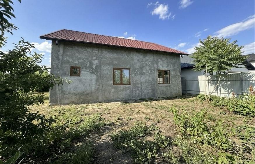 Casă cu 4 camere în Vânători