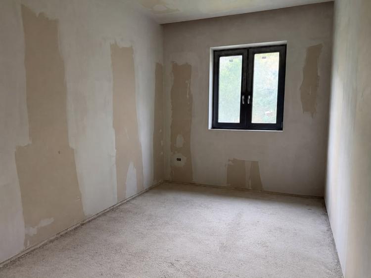 Casă individuală cu 4 camere cu Teren 500 Mp în Cetate