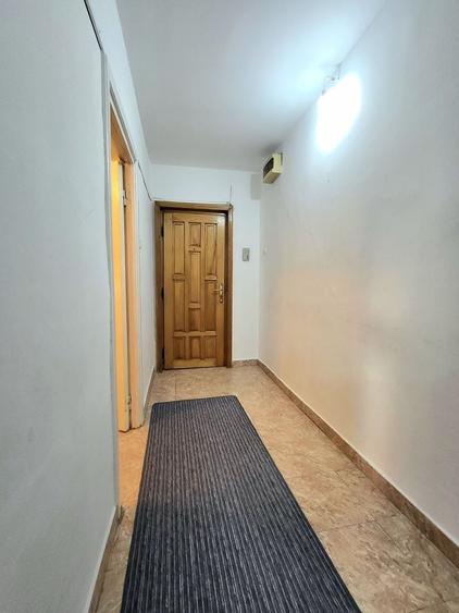 Apartament cu 2 camere semidecomandat în Aradului