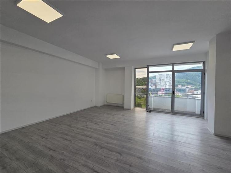 Apartament 3 camere Centrul Civic pretabil co-working hub - 18