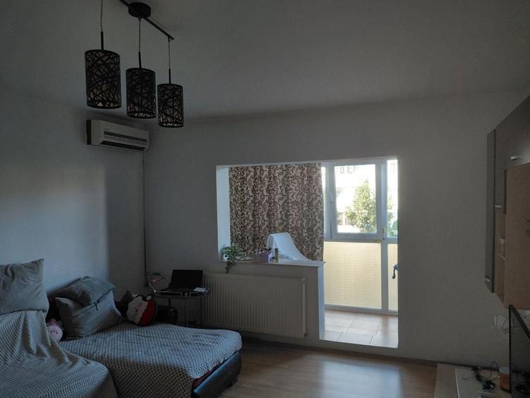 Apartament cu 2 camere decomandat în Radu Negru
