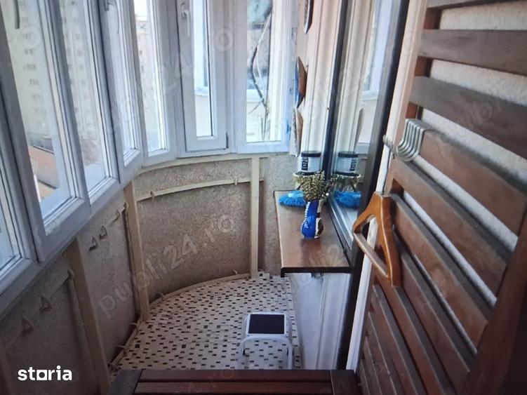 Garsonieră decomandată în Tei
