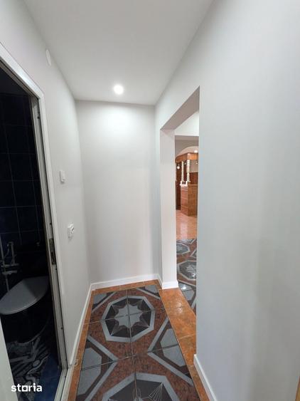 Apartament cu 4 camere decomandat în Calea București