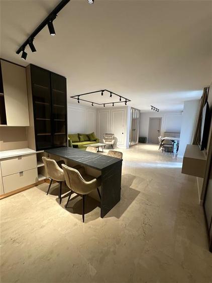 Apartament cu 4 camere semidecomandat, mobilat în Iancu Nicolae