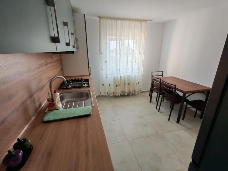 Apartament cu 3 camere decomandat, mobilat în Lumina
