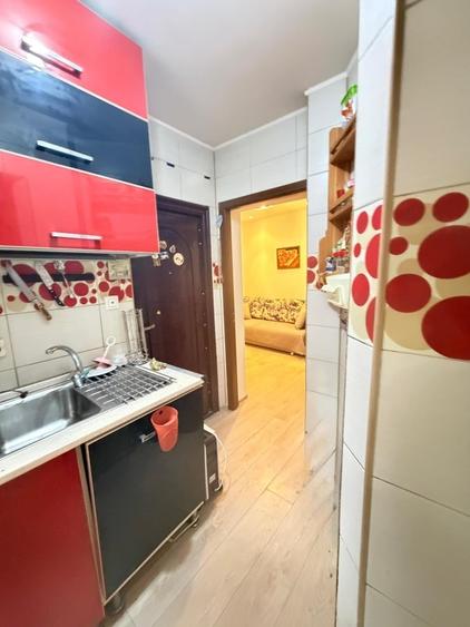 Apartament cu 3 camere decomandat în Lipscani