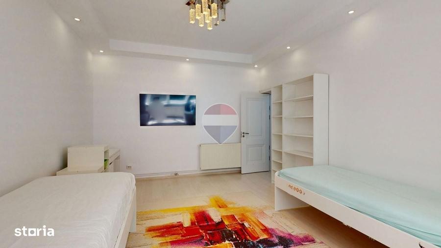 Apartament cu 3 camere în Centrul Civic